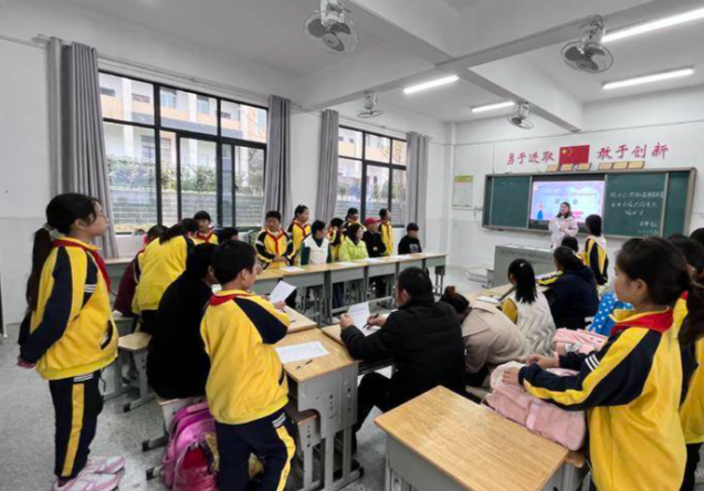 化为甘霖滋润每一株嫩芽让教育均衡发展的红利惠及更多家庭 化为甘霖滋润每一株嫩芽让教育均衡发展的红利惠及更多家庭